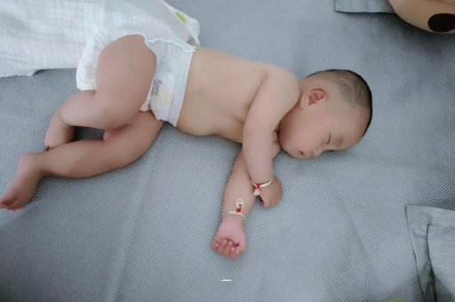 南平宝宝总是摇头怎么回事